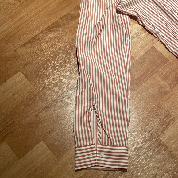🌺Express Lg Classic Safari Style Pinstriped Blouse - Picture 14 of 17